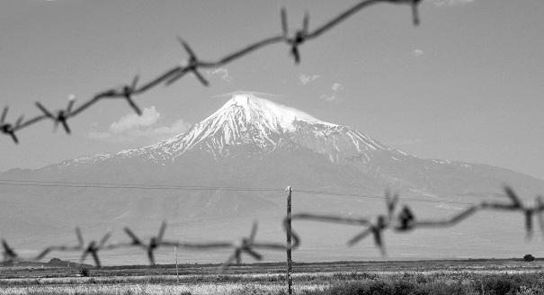 Watching Erdogan Across a Closed Border