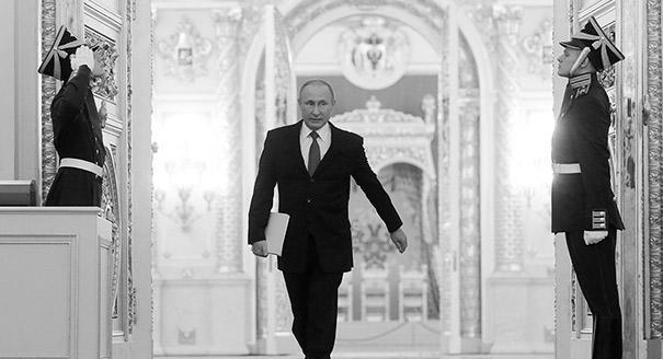 Putin Bides His Time: The Kremlin’s Transition Strategy